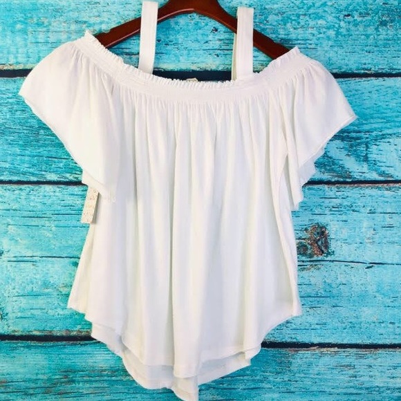 We the FREE PEOPLE Flowy White Cold Shoulder Top NWT $48 - Picture 2 of 6